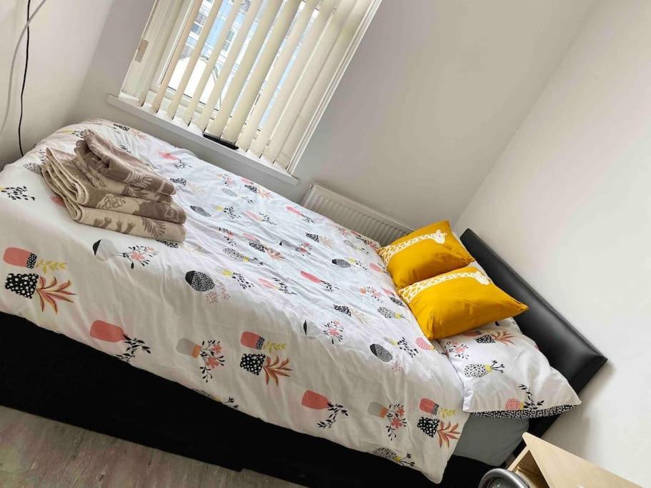 Bay - 5 Bed Townhouse *