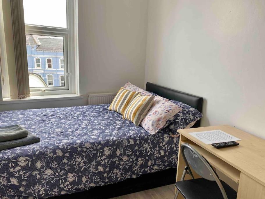 Bay - 5 Bed Townhouse Holiday home Swansea