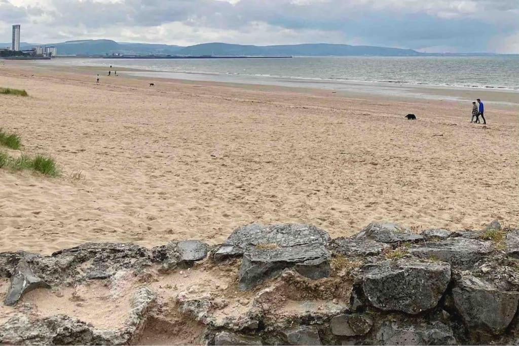 Bay - 5 Bed Townhouse Holiday home Swansea