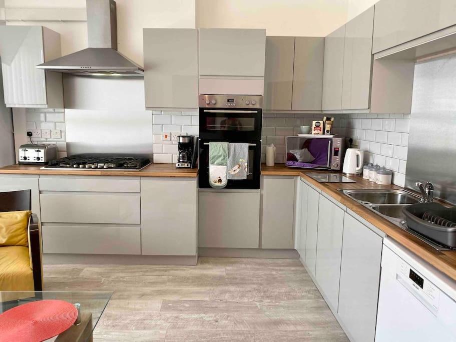 Bay - 5 Bed Townhouse Holiday home *