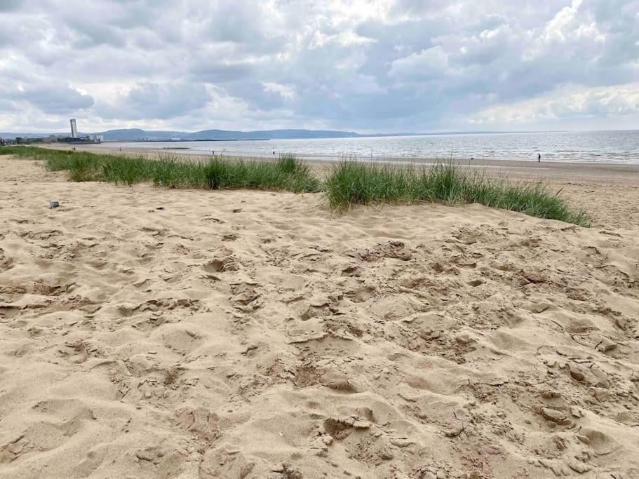 Bay - 5 Bed Townhouse Holiday home Swansea